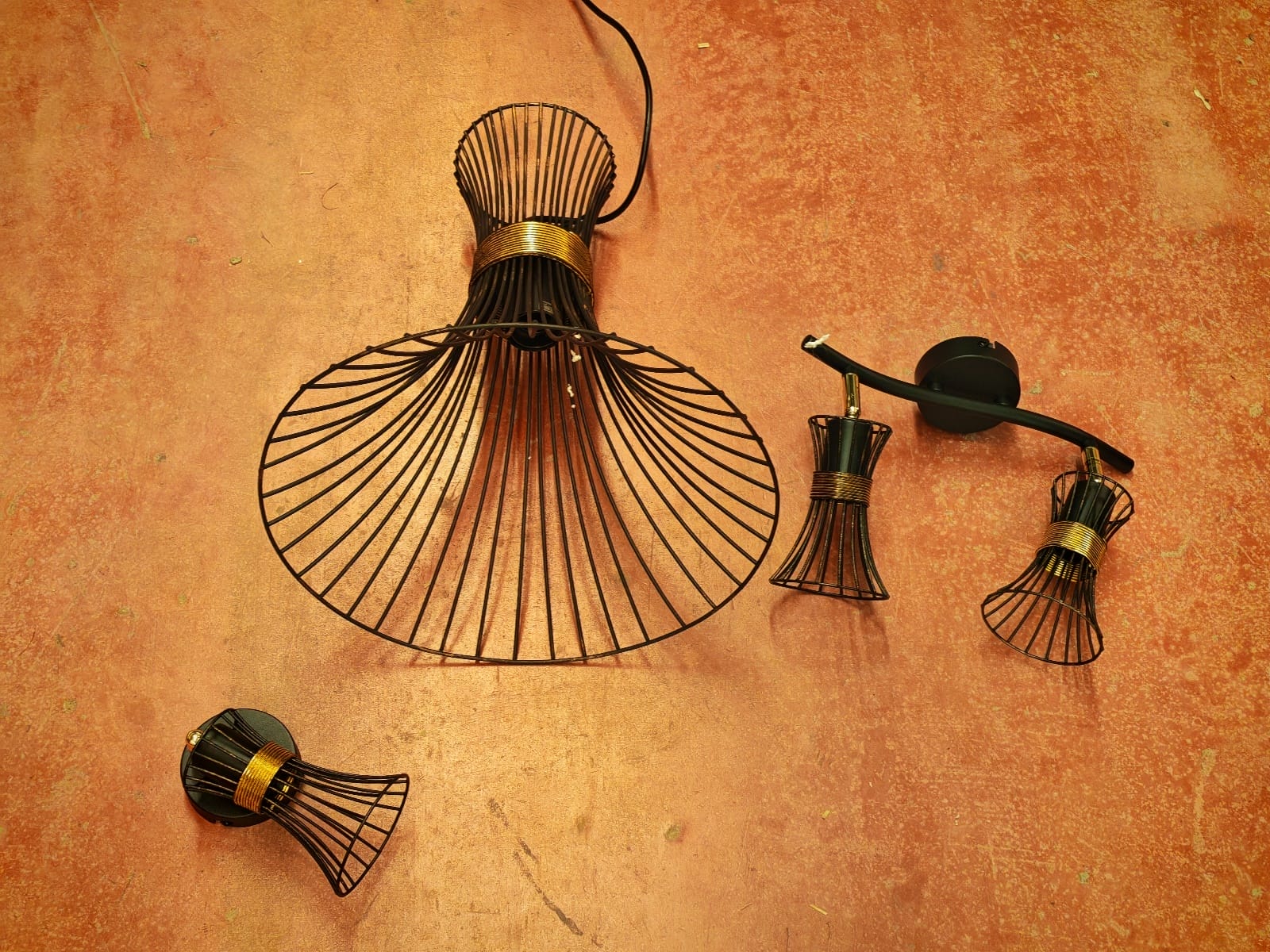 3 Wand- und Deckenlampen